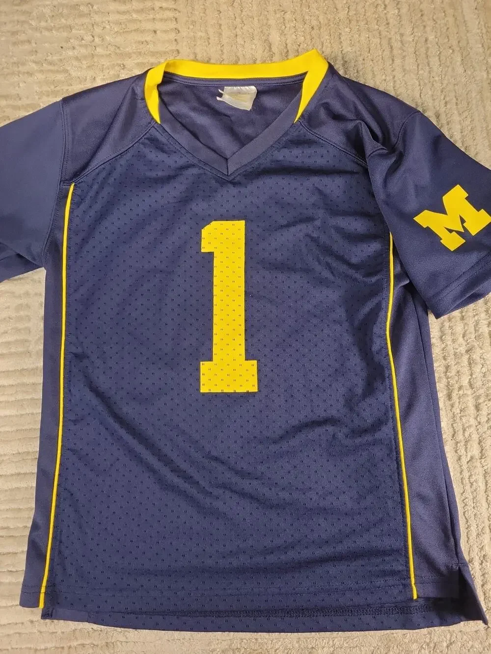 Michigan Wolverines Jersey Youth Size Medium NCAA College Football boys Kids